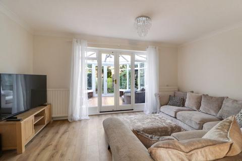 21 Corbett Drive, Lightwater, GU18 5LA