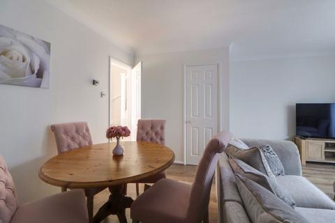 21 Corbett Drive, Lightwater, GU18 5LA