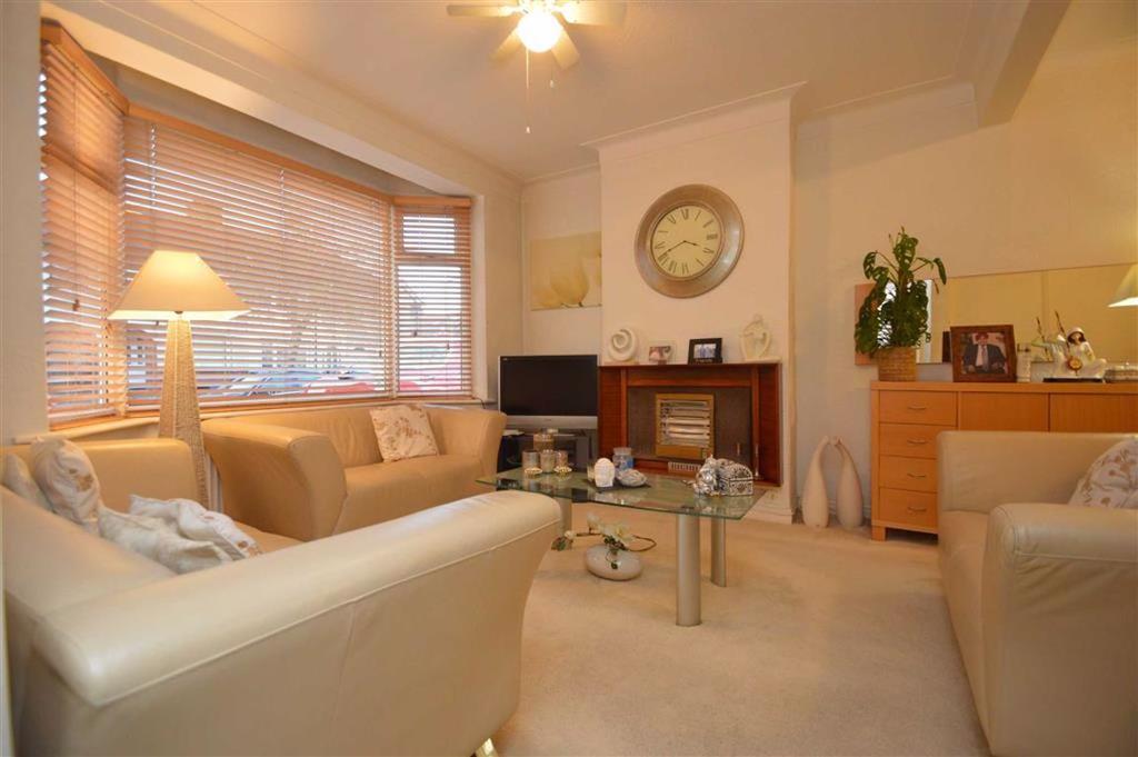 Cantley Gardens, Ilford, IG2 3 bed terraced house £525,000