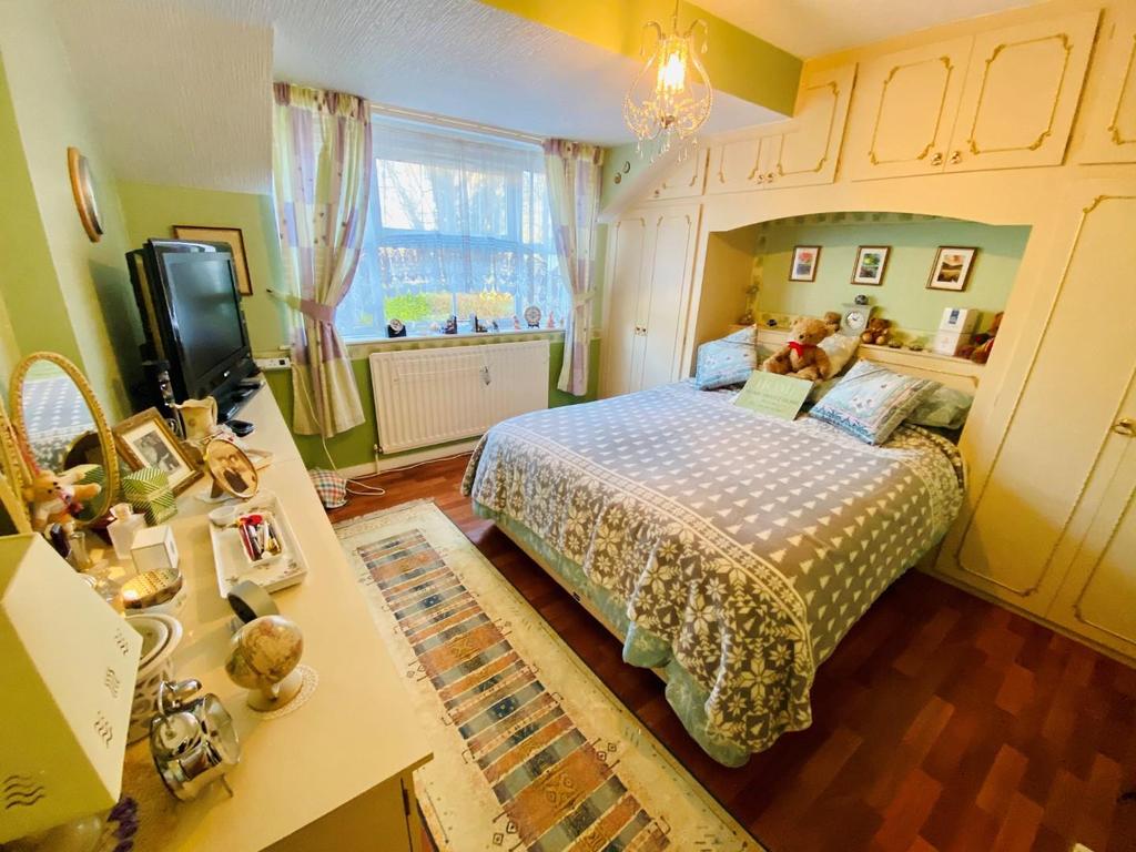 Bed1.jpg