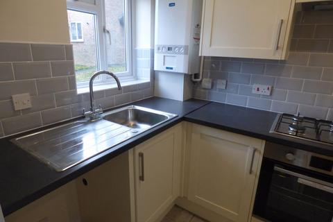 2 bedroom terraced house to rent, Rodeheath, Luton