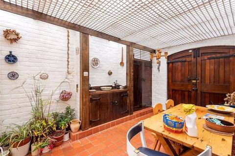 13 Sunset View, Barnet, EN5 4LB