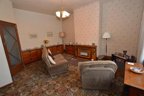 10 Greenside, Oakenshaw, Bradford, BD12 7DW