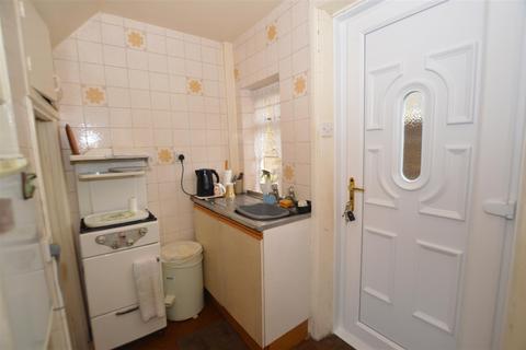 10 Greenside, Oakenshaw, Bradford, BD12 7DW
