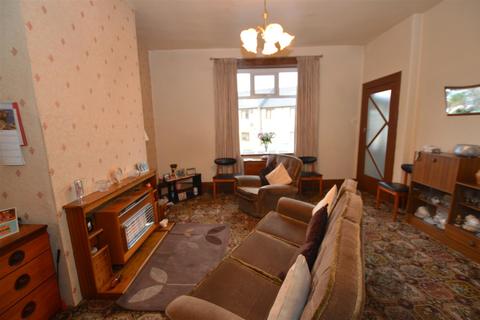 10 Greenside, Oakenshaw, Bradford, BD12 7DW