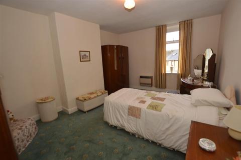 10 Greenside, Oakenshaw, Bradford, BD12 7DW