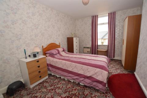 10 Greenside, Oakenshaw, Bradford, BD12 7DW