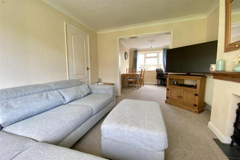 21 Ashley Drive, Gonerby Hill Foot, Grantham, NG31 8JL