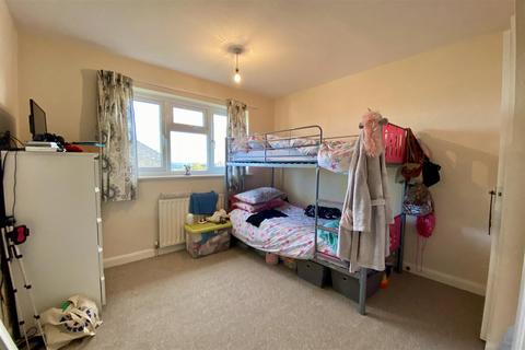 21 Ashley Drive, Gonerby Hill Foot, Grantham, NG31 8JL