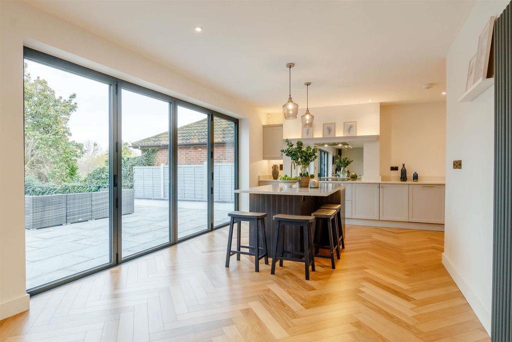 8445987-interior03-800.jpg