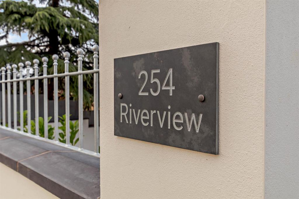 8445987-exterior 08-800.jpg