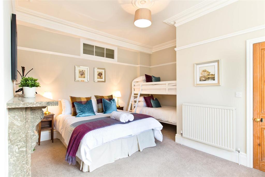 Main Bedroom/Reception