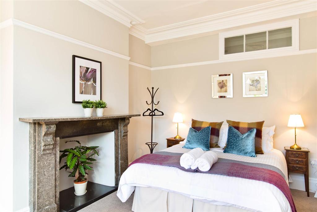 Main Bedroom/Reception