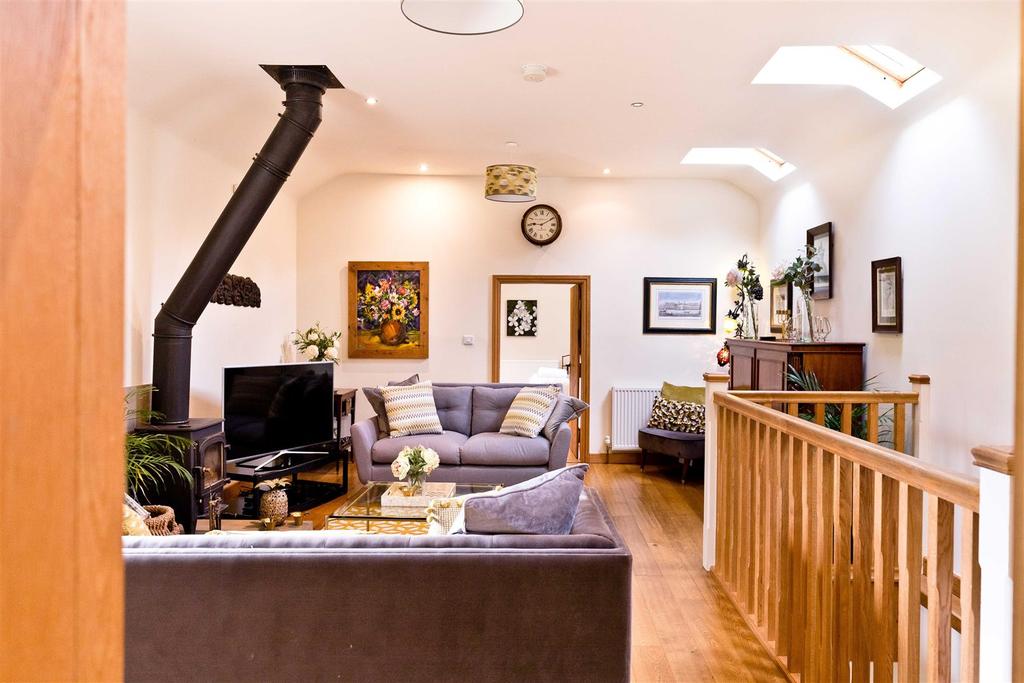 First Floor Reception