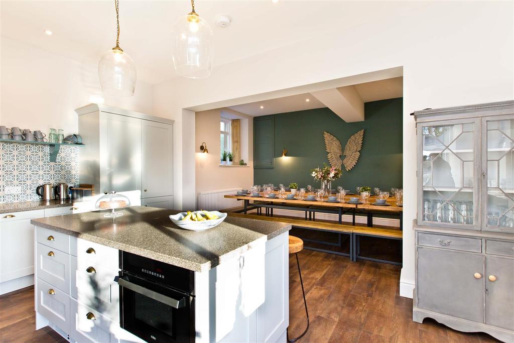 Kitchen/Breakfast Room