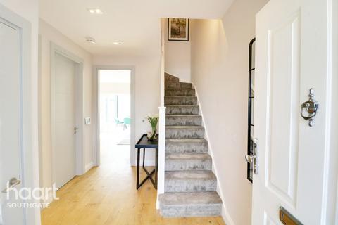 3 Accommodation Road, Barnet, EN4 8FT