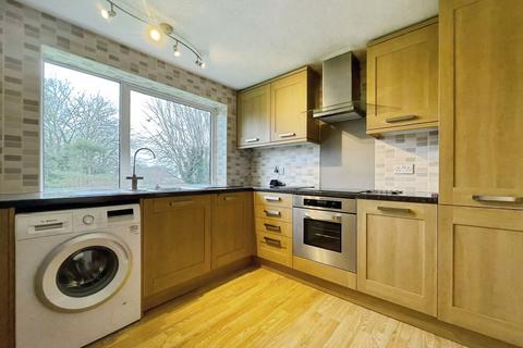 2 bedroom flat to rent, Priory Court, Stevenage Road, Hitchin, SG4