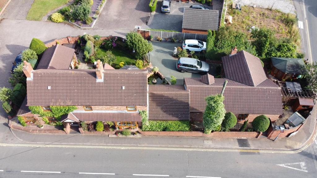 Moira Road, Overseal, DE12 5 bed detached house £649,950