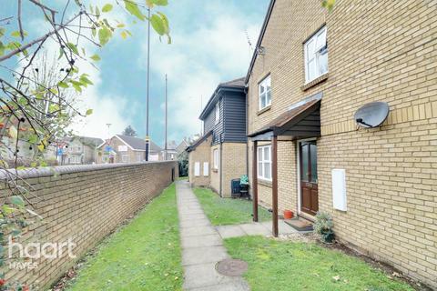 29 Meadowlea Close, Harmondsworth, West Drayton, UB7 0AF