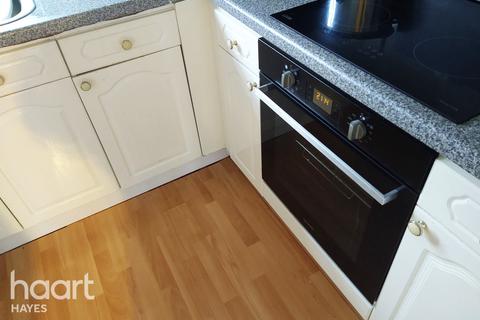 29 Meadowlea Close, Harmondsworth, West Drayton, UB7 0AF