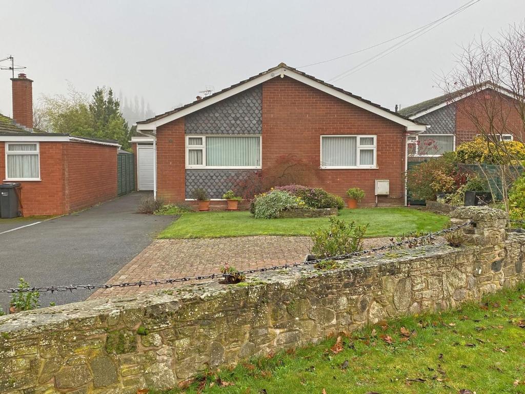 Birch Hill Road, Clehonger, Hereford, HR2 3 bed detached bungalow £