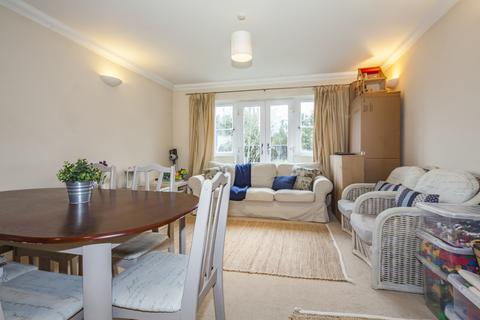 undefined, Flat 3, 30 Chiltern Court, Goring on Thames, RG8