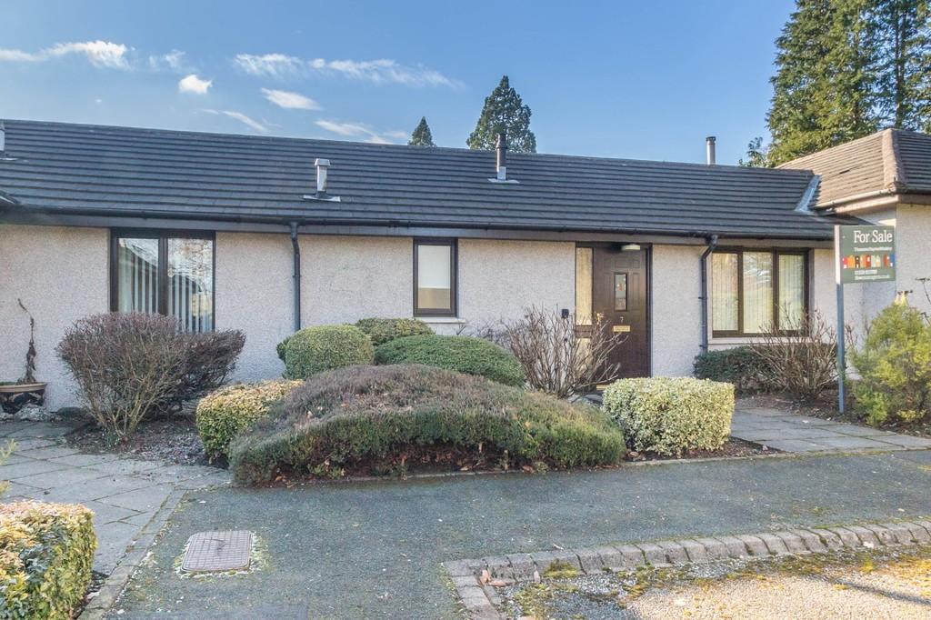 7 Stonecross Gardens, Kendal 2 bed terraced bungalow £165,000