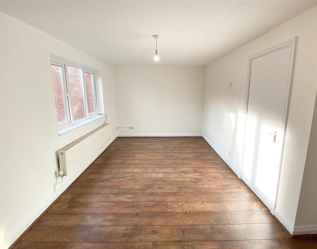 Mickleton Close, Redditch 3 bed property £900 pcm (£208 pw)