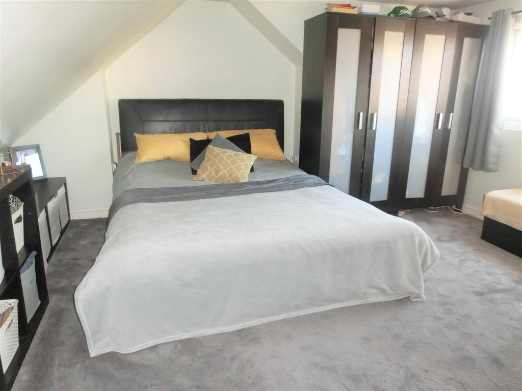 Goldthorne Avenue, Sheldon, Birmingham 3 bed semidetached house £250,000