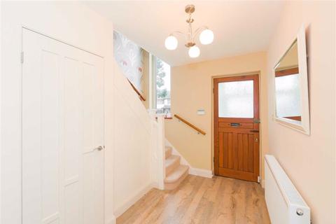 127 Chipstead Way, Woodmansterne, Banstead, SM7 3JJ