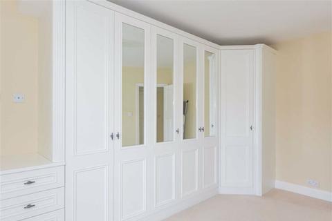 127 Chipstead Way, Woodmansterne, Banstead, SM7 3JJ