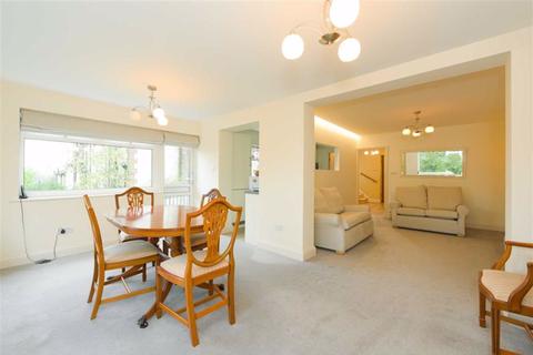 127 Chipstead Way, Woodmansterne, Banstead, SM7 3JJ