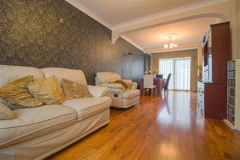 38 Tynemouth Drive, Enfield, EN1 4LS