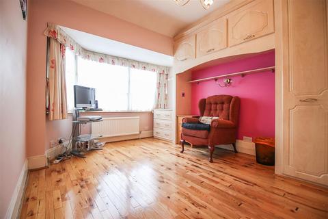 38 Tynemouth Drive, Enfield, EN1 4LS
