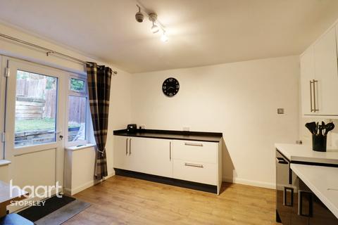 69 Falconers Road, Luton, LU2 9ET
