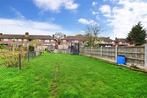 10 Willingale Close, Loughton, IG10 2BY