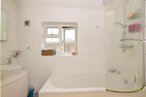 10 Willingale Close, Loughton, IG10 2BY