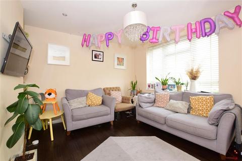 10 Willingale Close, Loughton, IG10 2BY