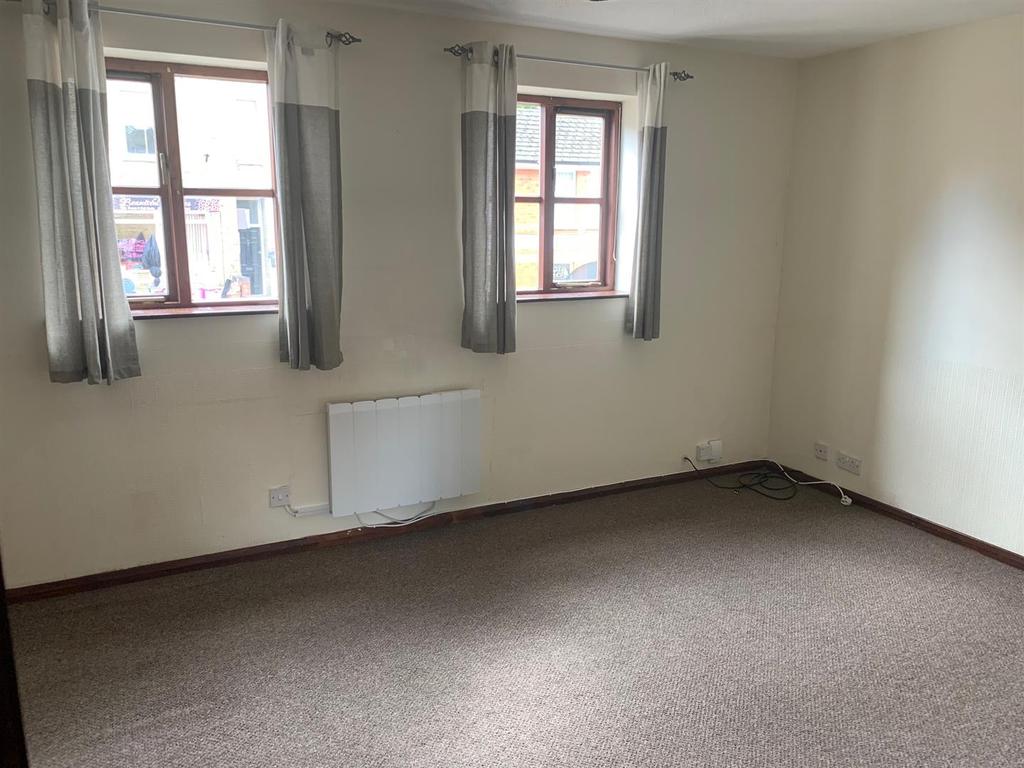 Shelmerdine Rise Raunds Wellingborough 1 bed flat £450 pcm (£104 pw)