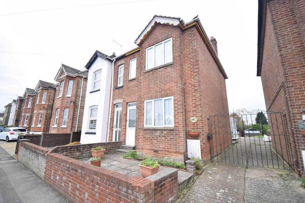 Library Road, Parkstone, Poole 3 bed semidetached house £995 pcm (£