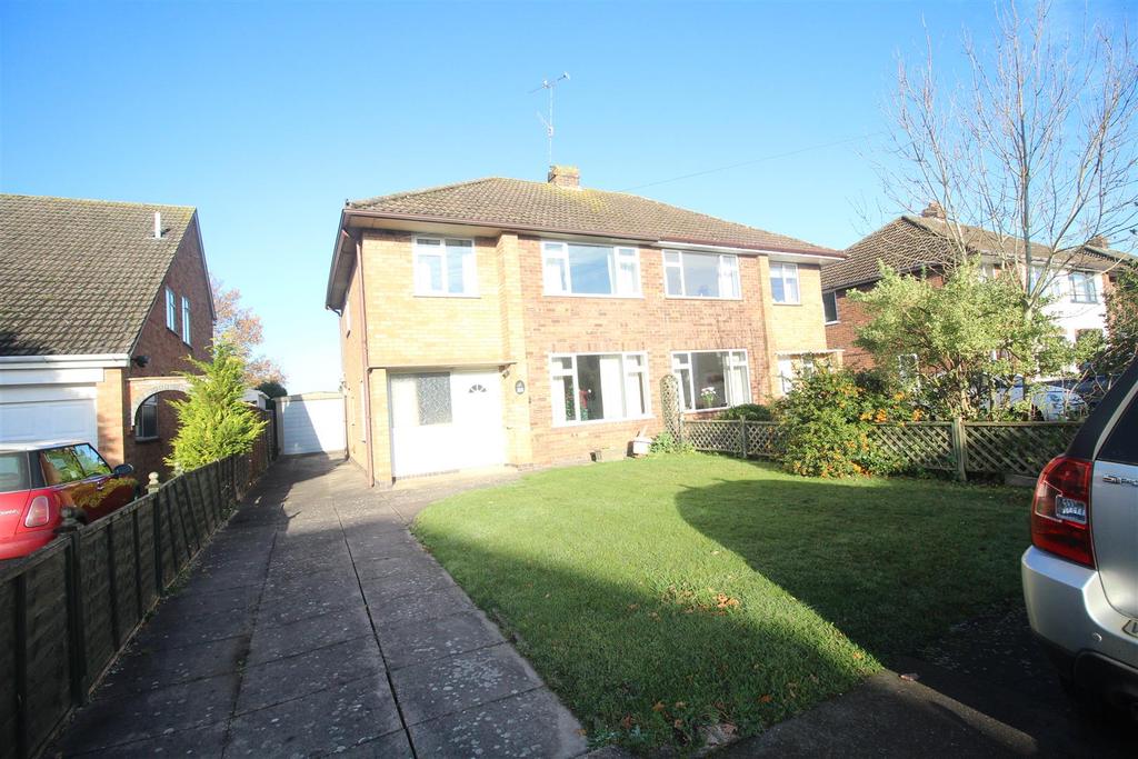 The Gardens, Radford Semele... 3 bed semidetached house £295,000
