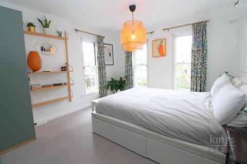 62 Leabank Square, London, E9 5LR