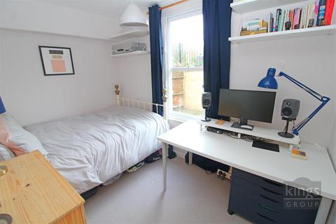 62 Leabank Square, London, E9 5LR
