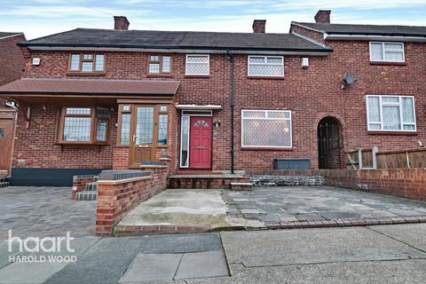 20 Ashbourne Road, Romford, RM3 7YT