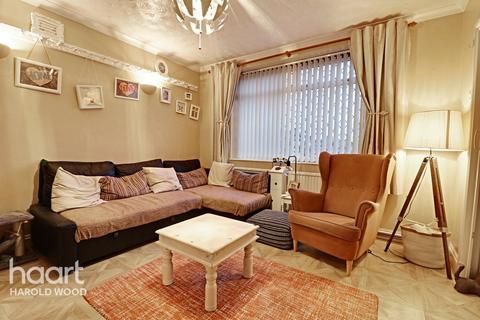 20 Ashbourne Road, Romford, RM3 7YT