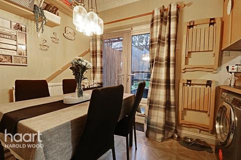 20 Ashbourne Road, Romford, RM3 7YT