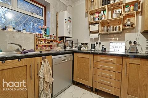 20 Ashbourne Road, Romford, RM3 7YT