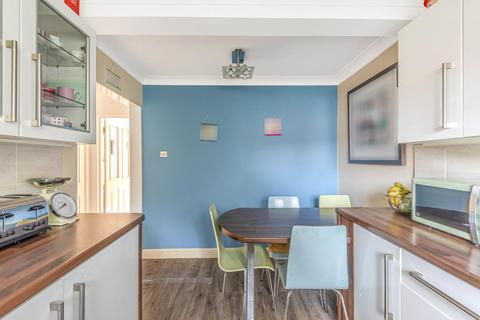 20 Hodges Close, Bagshot, GU19 5QS