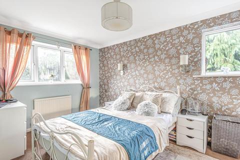 20 Hodges Close, Bagshot, GU19 5QS