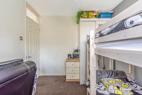 20 Hodges Close, Bagshot, GU19 5QS